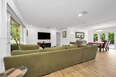 9370 SW 82nd St, Miami, FL 33173 - Photo 7