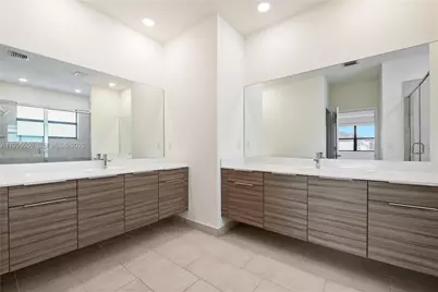 8836 NW 161st Ter, Miami Lakes, FL 33018 - Photo 17