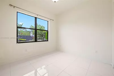 8836 NW 161st Ter, Miami Lakes, FL 33018 - Photo 5
