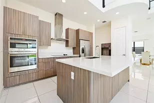 8836 NW 161st Terrace, Miami Lakes, FL 33018 - Photo 7