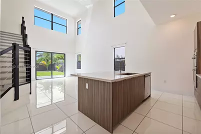 8836 NW 161st Ter, Miami Lakes, FL 33018 - Photo 9