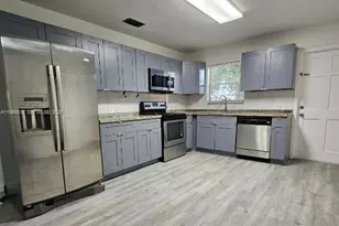 209 SW 9th St, Hallandale Beach, FL 33009 - Photo 3