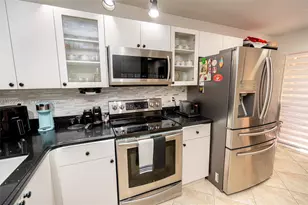 9955 Costa Del Sol Blvd, Doral, FL 33178 - Photo 17