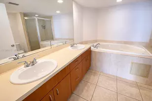 5600 Collins Ave, Miami Beach, FL 33140 - Photo 11