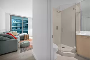 45 SW 9th St, Miami, FL 33130 - Photo 15