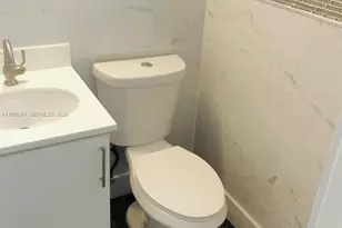 1016 NE 17th Ave, Fort Lauderdale, FL 33304 - Photo 9