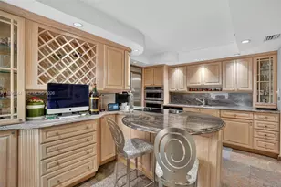 1717 N Bayshore Dr, Miami, FL 33132 - Photo 21