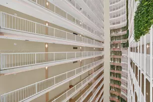 1717 N Bayshore Dr, Miami, FL 33132 - Photo 13