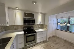 9944 NW 41st St, Doral, FL 33178 - Photo 23