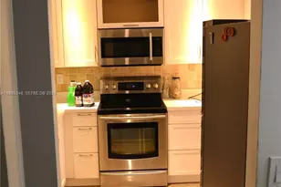 9944 NW 41st St, Doral, FL 33178 - Photo 7