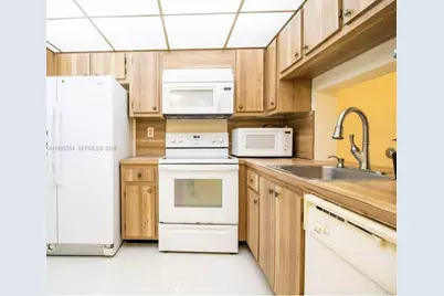 20850 San Simeon Way #408-5, Miami, FL 33179 - Photo 5