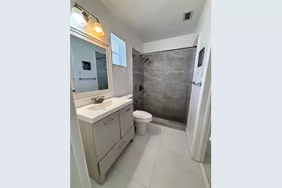 839 S Highland Dr #Right, Hollywood, FL 33021 - Photo 13