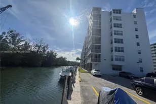 3660 NE 166th St, North Miami Beach, FL 33160 - Photo 53