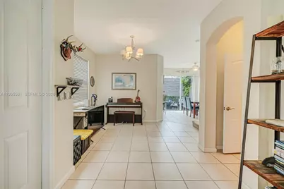 936 NE 29th Ter, Homestead, FL 33033 - Photo 7