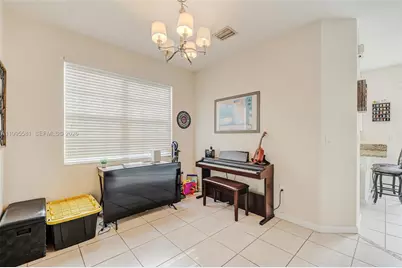 936 NE 29th Ter, Homestead, FL 33033 - Photo 9