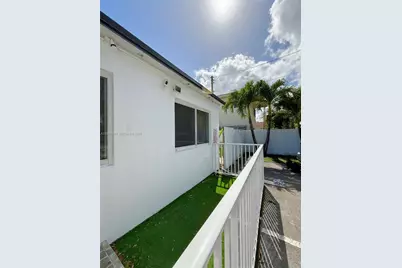 60 NE 78th St #Front, Miami, FL 33138 - Photo 5