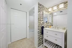 20515 E Country Club Dr, Aventura, FL 33180 - Photo 17