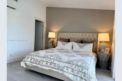 2406 Marathon Ln, Fort Lauderdale, FL 33312 - Photo 23