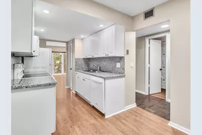 620 Tennis Club Dr #306, Fort Lauderdale, FL 33311 - Photo 5