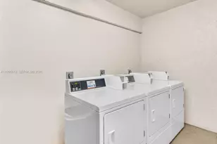 620 Tennis Club Dr, Fort Lauderdale, FL 33311 - Photo 35