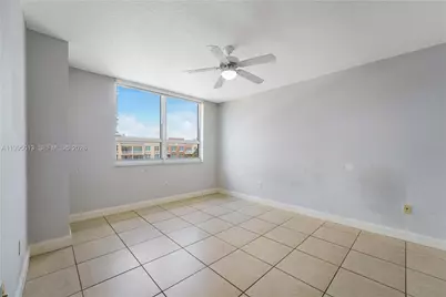 2000 N Bayshore Dr #702, Miami, FL 33137 - Photo 9