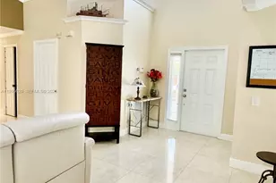 2723 E Abiaca Cir, Davie, FL 33328 - Photo 5