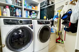 2723 E Abiaca Cir, Davie, FL 33328 - Photo 37