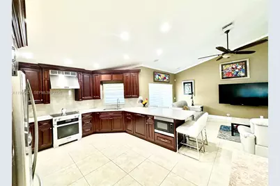 2723 E Abiaca Cir, Davie, FL 33328 - Photo 7