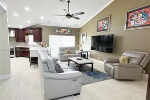 2723 E Abiaca Cir, Davie, FL 33328 - Photo 5