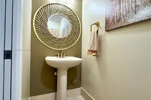 2723 E Abiaca Cir, Davie, FL 33328 - Photo 19