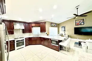 2723 E Abiaca Cir, Davie, FL 33328 - Photo 11