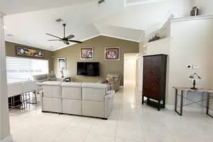 2723 E Abiaca Cir, Davie, FL 33328 - Photo 17