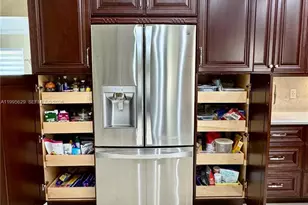 2723 E Abiaca Cir, Davie, FL 33328 - Photo 9