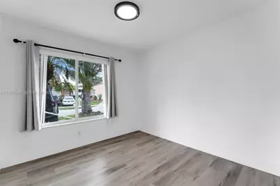 17570 SW 142nd Ct, Miami, FL 33177 - Photo 9