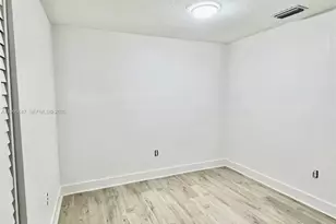 550 SW 115th Ave, Sweetwater, FL 33174 - Photo 11