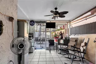 805 W 79th Pl, Hialeah, FL 33014 - Photo 21