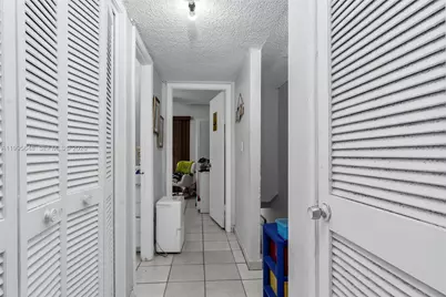 805 W 79th Pl, Hialeah, FL 33014 - Photo 19