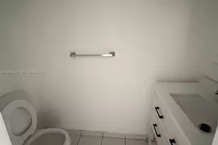 805 W 79th Pl, Hialeah, FL 33014 - Photo 11