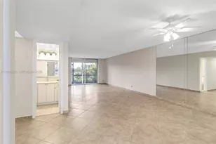 9820 S Hollybrook Lake Dr, Pembroke Pines, FL 33025 - Photo 5