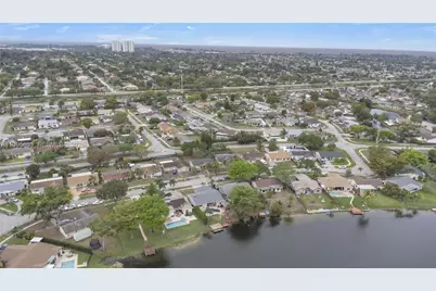 2426 NW 108th Ter, Sunrise, FL 33322 - Photo 33