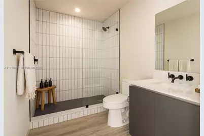 275 SW 6th St #1110, Miami, FL 33130 - Photo 7