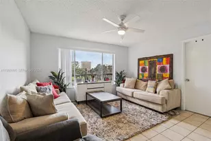 9930 Twin Lakes Dr, Coral Springs, FL 33071 - Photo 11