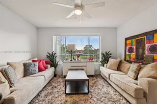 9930 Twin Lakes Dr, Coral Springs, FL 33071 - Photo 7