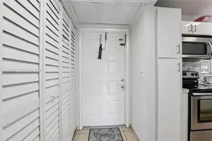 9930 Twin Lakes Dr, Coral Springs, FL 33071 - Photo 5