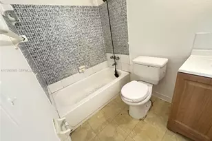 3600 NW 21st St, Lauderdale Lakes, FL 33311 - Photo 23