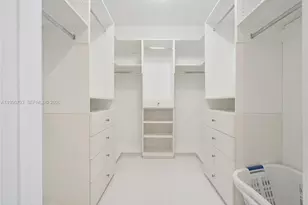 1100 Biscayne Blvd, Miami, FL 33132 - Photo 15