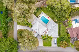 9200 SW 70th Ave, Pinecrest, FL 33156 - Photo 11
