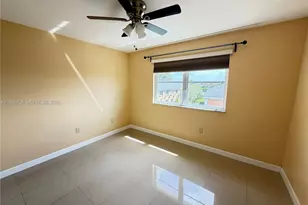 7080 NW 177th St, Hialeah, FL 33015 - Photo 11