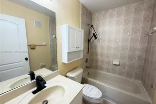 7080 NW 177th St, Hialeah, FL 33015 - Photo 11