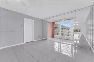 8280 Sunrise Lakes Blvd, Sunrise, FL 33322 - Photo 25